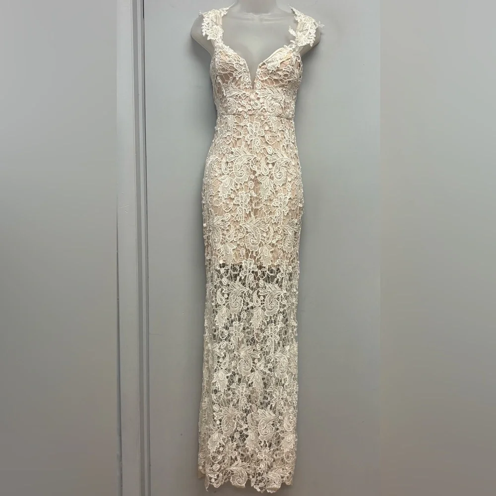 Soieblu Dresses | Soieblu Lace Sequined Cap Sleeve Gown Size Small | Color: Tan/White | Size: S | Collegeclosetpa's Closet